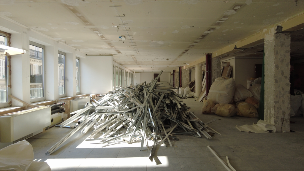 Déchets de curage de bureaux triés pour réemploi et revalorisation des matériaux à Paris